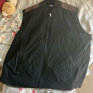 Roundtree & Yorke cotton zip vest